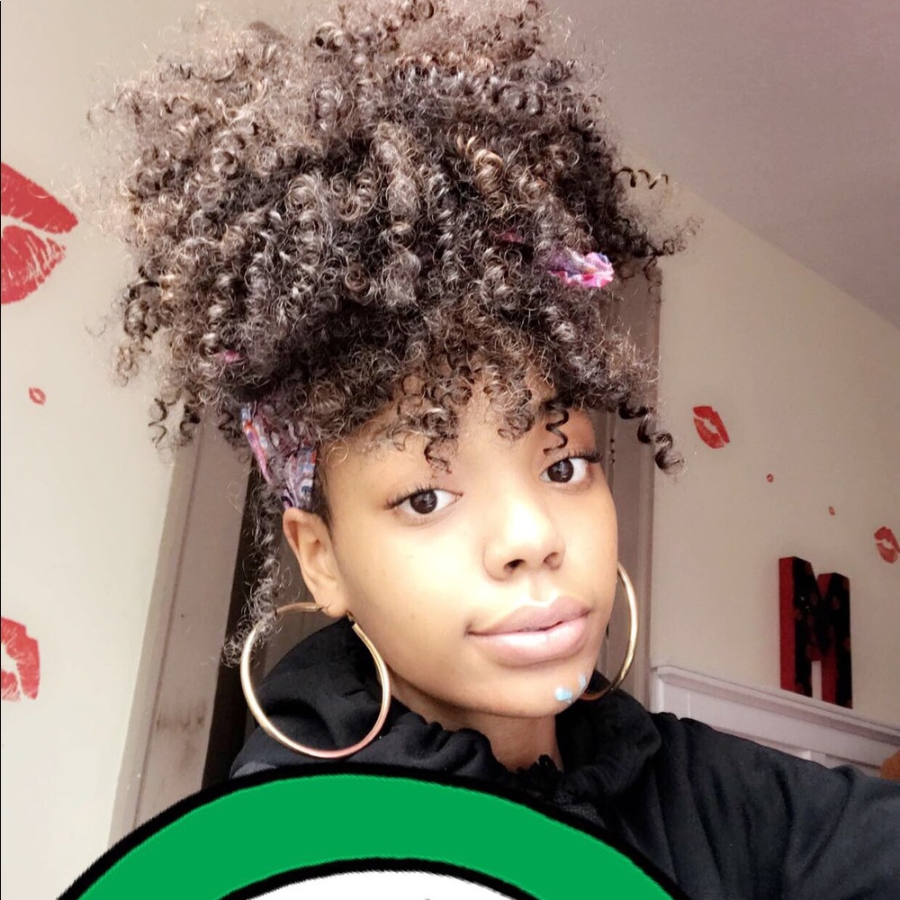 Meet your Posher, Mijule